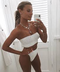 Arkadaşı ile bir süre tartışan enes ünal, şaka yaptığını söylese de, arkadaşını sakinleştirmesi kolay olmadı. Enes Unal Ile Lisa Smellers In Balayi Belcika Da Mankenler Balayi Fotograf