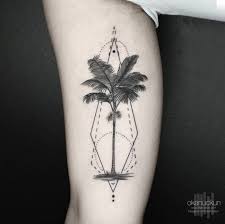 Guy Tree Tattoos 2020 In 2020 Palm Tattoos Geometric Tattoo Palm Tree Tattoo