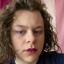 I have a confession to make.... I like playing as female characters in  games.