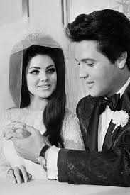 Wieso ihr das nicht gut getan hat und vieles mehr, erfahren sie auf . The Story Behind Priscilla Presley S Wedding Dress British Vogue