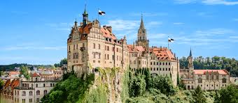 Die erste mittelalterliche burg der grafschaft zollern auf diesem gebiet wurde 1267 erwähnt. Hohenzollernschloss Sigmaringen