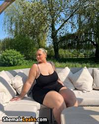 Izzy Nicholls  https:  isabelnichollsnall Leaked Nude OnlyFans (Photo 1)  - ShemaleLeaks!