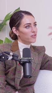 Victoria Hutchins's Instagram, Twitter & Facebook