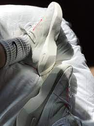 epingle sur tenis style