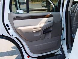 The radio is a am/fm cassette system with a 6 disc cd changer in the counsel between the seats. Upgrading The Stereo System In Your 2002 2004 Ford Explorer