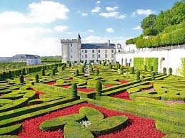 Die hessischen landesmuseen, schlösser und gärten bilden mit insgesamt rund 50 einrichtungen einen wesentlichen teil dieser schatzkammer hessens. Deluxe Busreise Loire Garten Und Schlosser Cheverny Chambord Chenonceau Frankreich Eurobus