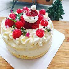 Christmas and cake are inseparable and now eating cake on christmas is mandatory be that you are catholic or not. Homemade Christmas Cake Strawberry Santa Food