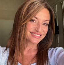 A police chase in Colorado came to a tragic end Wednesday when the  suspect's vehicle crashed head-on with another driver, killing everyone in  both vehicles.