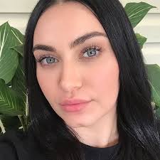 Profile for Manuela Drummond