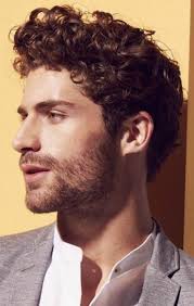 Te presentamos los mejores cortes de pelo rizado hombre. 79 Peinados De Hombres Para Cabello Rizado