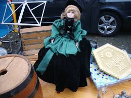 Wegen der gesetzlich vorgeschriebenen sonntagsruhe darf der verkauf auf dem markt am sonntag frühestens erst ab 11 uhr beginnen und muss um 18 uhr enden. Trodelmarkt Haus Meer U Meerbusch Flohmarkt Termine