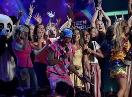 Become an eyewitness of live omg events. Teen Choice Awards 7 Moments You Missed From Zac Efron S Speech To The Bts Win Chicago Tribune