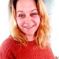 Sara Paull's Instagram, Twitter & Facebook