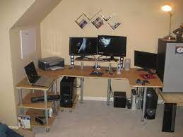 But it has one downside of its size and shape that it can't be set up in a small room. Big U Shaped Gaming Desk Novocom Top