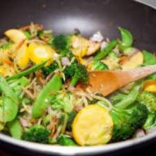 I am lucky my kids love tofu and quinoa! Diabetic Friendly Broccoli Chicken Stir Fry Recipe Recipes Net Recipe Healthy Healthy Dinner Cooking Recipes