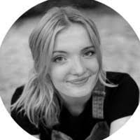 Liz Dunham's Instagram, Twitter & Facebook