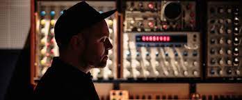 Kutx Dj Shadow The Sideshow Feat Ernie Fresh