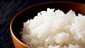 Mayoritas berbentuk pati yang ketika berada di dalam tubuh, diolah menjadi gula dan pati tahan cerna di dalamnya berubah menjadi pati cepat cerna ketika dimasak. Metode Masak Nasi Putih Dengan Minyak Kelapa Jauh Lebih Sehat Kalorinya Rendah Okezone Lifestyle