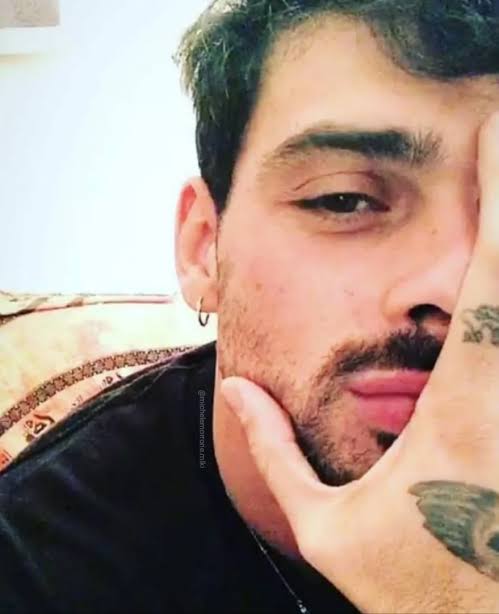 Michele Morrone Resimleri, Michele Morrone Gifleri