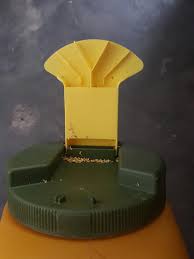 Scotts spreaders, sweepers & sprayers. Preen Extended Control Weed Preventer Stops Weeds For Up To Six Months Preen