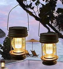 Lot De 2 Lanternes Solaires Suspendues A Led Vintage Avec Poignee Pour Allee Cour Patio Arbre Plage Pavillon En 2020 Lanterne Solaire Lanterne Lampe Lanterne