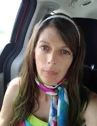 Melissa Tompkins's Instagram, Twitter & Facebook