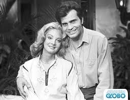 Em 1985, estreou no elenco do programa bronco, transmitido ao vivo. Rbs Tv Ha 40 Anos Tarcisio Meira E A Gaucha Gloria Facebook