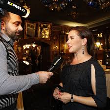 Veronika gajerová (56) prožívá těžké životní období, zadlužila se v bance i u kolegů. Manzel Mi Utekl Za Kostkovou A Nechal Dluhy Rika Herecka Gajerova Expres Cz