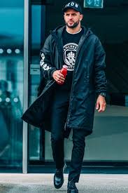 Manchester City X Dsquared2 Pre Match Travel Collection Mac Oncesi Seyahat Koleksiyonu Fashion Manchester City Manchester Mac
