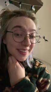 Vicky Meredith's Instagram, Twitter & Facebook