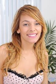 Valerie Rios's Instagram, Twitter & Facebook