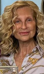 Samantha Smithson's Instagram, Twitter & Facebook