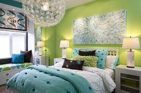 The clean, white walls in this contemporary bedroom were begging for color. Refreshingly Trendy How To Add Green To The Kids Bedroom