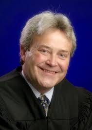 Karen Wagar's Instagram, Twitter & Facebook