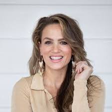 April Combs's Instagram, Twitter & Facebook