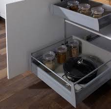 Her zevke uygun bin bir çeşit modeli ile farklı bütçelere ve zevklere hitap edebiliyor. Mutfak Ic Cekmecelerinizi Bu Sistemle Daha Kullanisli Bir Hale Getirebilirsiniz Ic Cekmece Sistemlerini Satin Alabilir Ya Da Cekmece Mutfak Mutfak Dekorasyonu