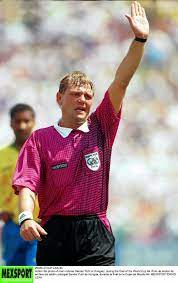 Eger és emőd város díszpolgára, 2010 óta az mlsz játékvezető bizottságának alelnöke, a hazai és nemzetközi labdarúgás. Puhl Sandornak A Vb Donton Egy Negyeddollaros Okozta A Legnagyobb Gondot