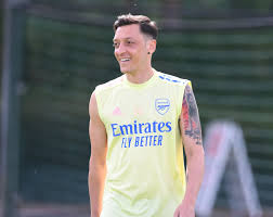 Fenerbahçe, arsenal'de forma giyen türk asıllı alman yıldız mesut özil konusunda hem oyuncu hem de kulübüyla anlaşmaya vardı. Fenerbahce Linked Ozil Agrees To Arsenal Contract Termination Report Says Daily Sabah