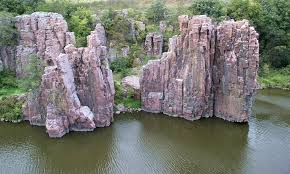 Mississippi palisades state park in savanna, illinois: King And Queen Rocks Palisades State Park Mapio Net