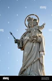 Virgin mary and jesus statue hi-res ...