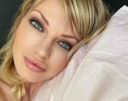 È stato a lungo il solista de l'orchestra italiana di renzo arbore. Manila Nazzaro Chi E Eta Altezza Carriera E Vita Privata