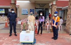 Bandar baru teluk intan, 36000 teluk intan, negeri perak, malaysia. Pharmaniaga Berhad Ø¹Ù„Ù‰ ØªÙˆÙŠØªØ± The Sinovac Covid 19 Vaccines Successfully Delivered On 10 6 2021 And 16 6 2021 To Klinik Kesihatan Teluk Intan Perak Hospital Parit Buntar Perak Hospital Gerik Perak Hospital