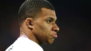 Interpellé par un journaliste, Kylian Mbappé s'agace complètement (vidéo)