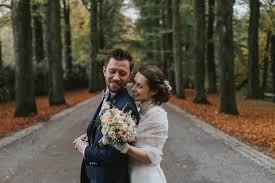 Si vous rêvez d'un lieu raffiné et chaleureux à la fois, pour accueillir vos convives venus pour célébrer avec vous le plus beau jour de votre vie, le manoir du grand moulin vous propose un cadre empli de. Reportage Mariage Marine Szczepaniak Nord Pas De Calais