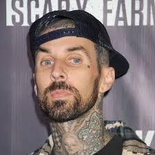 1 821 просмотрдва года назад. Blink 182 Star Travis Barker Offered Friends 1million To End His Life After Tragic Plane Crash Left Him With Severe Burns Daily Record