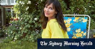 Natalie imbruglia is an australian musician who was made famous as beth brennan in neighbours. 52u Wj1ofqe6qm