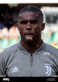 Douglas costa hi-res stock photography and images