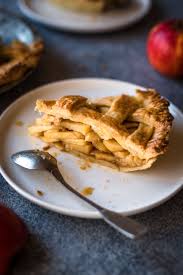 Tourte Pomme Cannelle Apple Pie Lilie Bakery Recettes Photographie Culinaire Recette Pomme Cannelle Cuisine Et Boissons Tourte