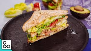 Club Sandwich Poulet Bacon Youcook En 2020 Sandwich Au Poulet Recette Facile Club Sandwich
