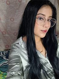 ameliagomez_tya te pide ser tu amiga aquí y en Instagram. ✓ Aceptar. Mira  mi biografía, jaja.